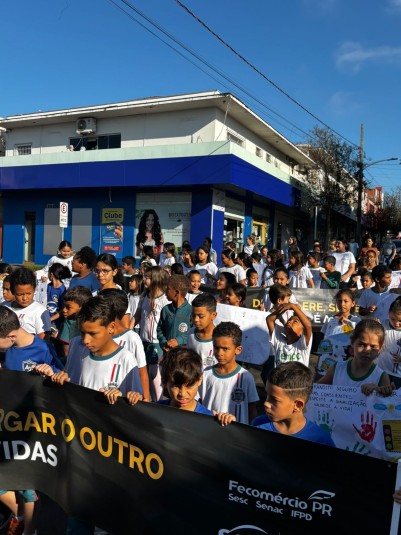 Caminhada do Maio Amarelo mobiliza comunidade por um trânsito mais seguro em Nova Londrina