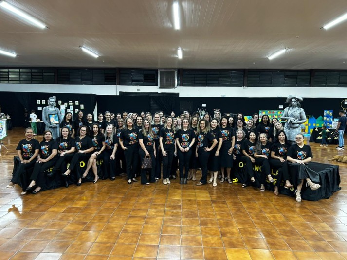 Exposição “Descobrindo o Mundo através das Artes” encanta famílias e comunidade de Nova Londrina com trabalhos das crianças dos CMEIs